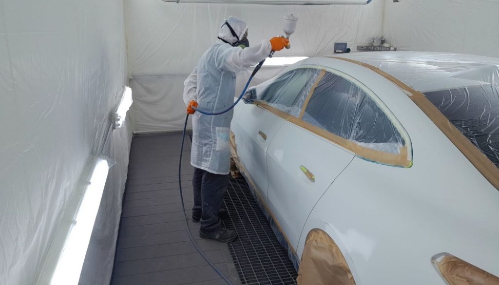 Beneficios de la pintura automotriz en cabina presurizada